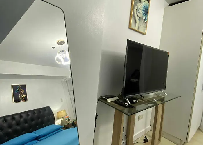 Azure Daily By Trisha Sarmiento Aparthotel *